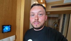 Nocleg za 5 tys. bez klimatyzacji. Czy film Książula zaszkodzi Hotelowi Gołębiewskiemu?