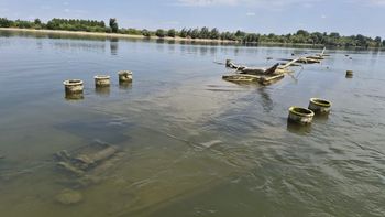 Niski poziom Dunaju odsłonił wrak statku sprzed 90 lat koło Opatovca