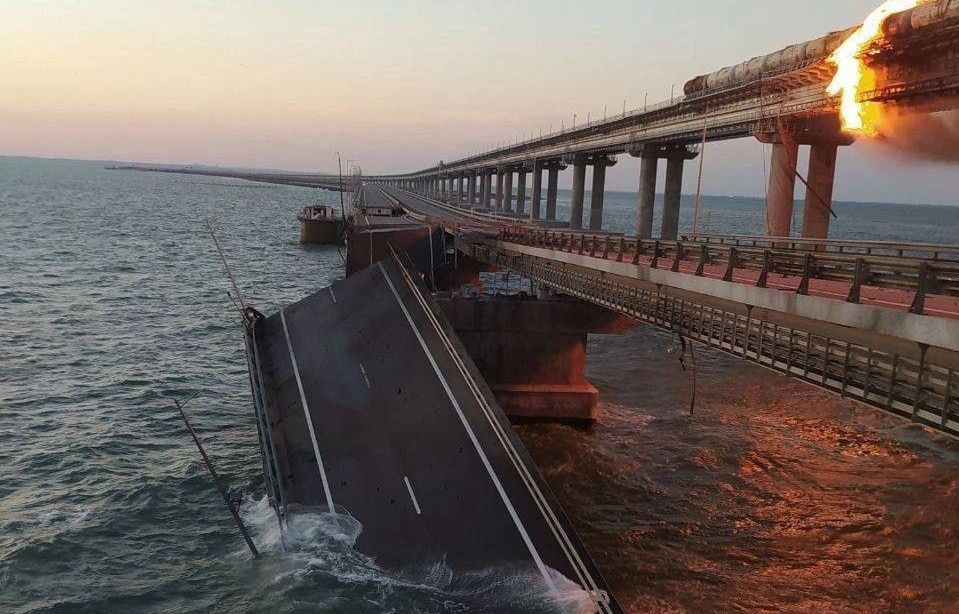 Most Krymski zniszczony. Ukraina zabrała głos