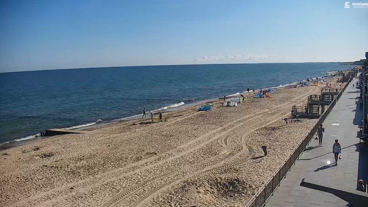 Pustki na plaży w Sarbinowie