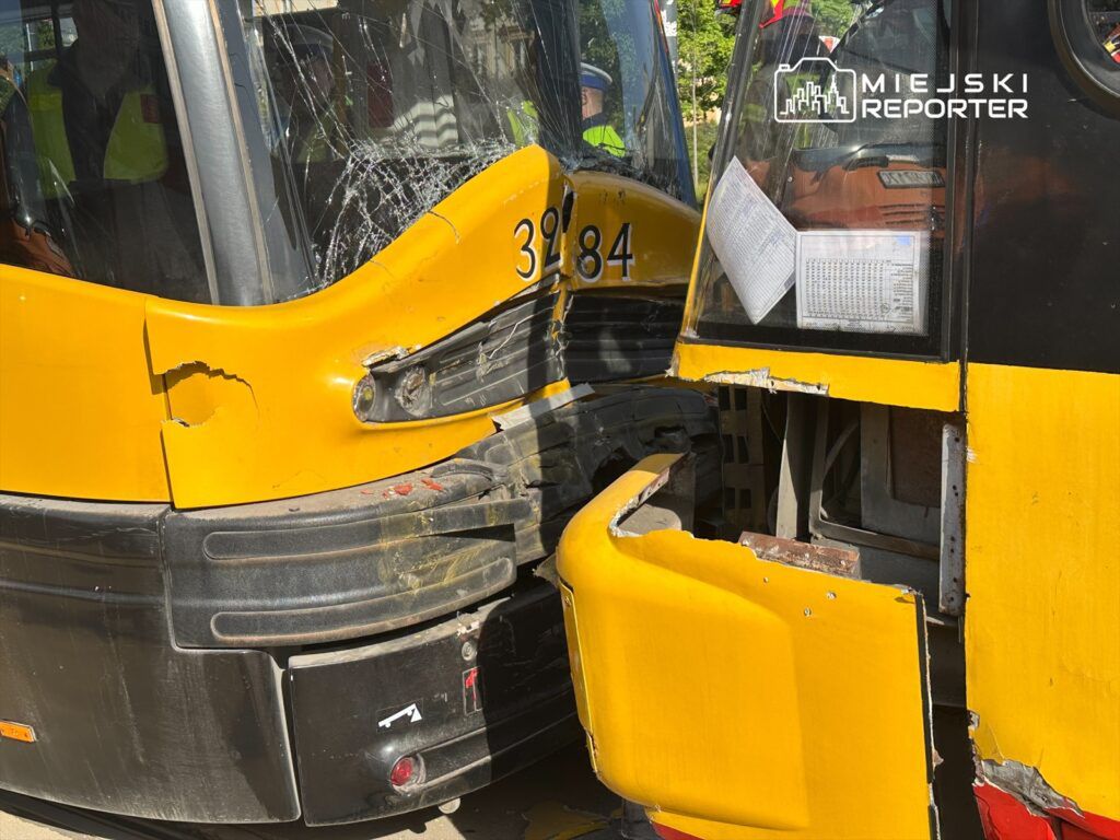Fot. Miejski Reporter Wypadek tramwajowy w Warszawie