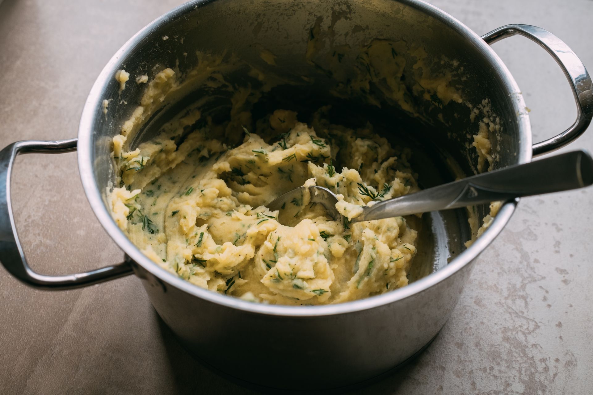 Najpopularniejsze obiadowe połączenie. Mało kto wie, jak naprawdę wpływa na organizm