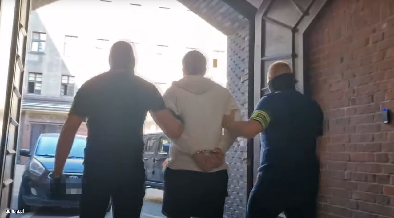 18-latek z Wrocławia zatrzymany za oszustwa "na pracownika banku"