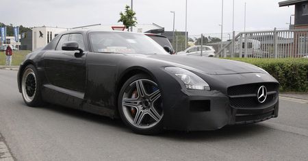 Mercedes-Benz SLS AMG Black Series wreszcie przyłapany we własnej skórze [aktualizacja]