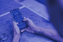 Wzrost liczby pobrań aplikacji ChatGPT wyhamował. 