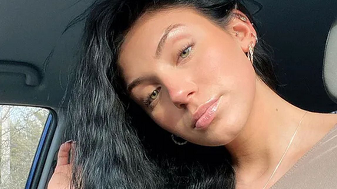 Tiktokerka nie może znaleźć przyjaciółek przez swoją urodę?