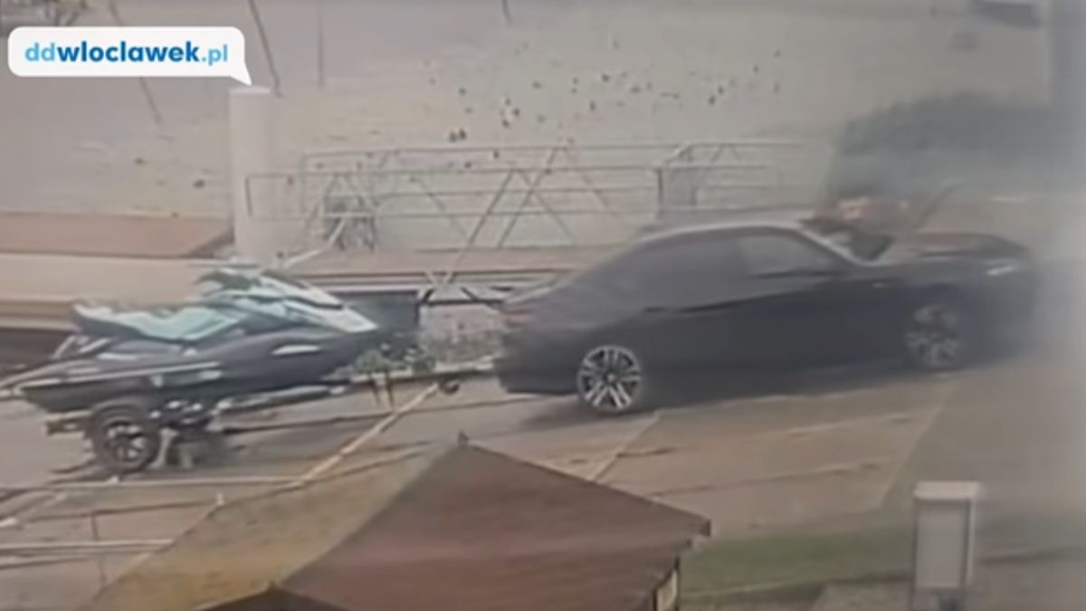 Bmw wpadło do Wisły.