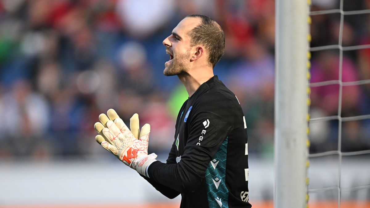 HANOVER, GERMANY - OCTOBER 30: Marius Gersbeck of Karlsruhe in action during the Second Bundesliga match between Hannover 96 and Karlsruher SC at Heinz von Heiden Arena on October 30, 2022 in Hanover, Germany. (Photo by Stuart Franklin/Getty Images)