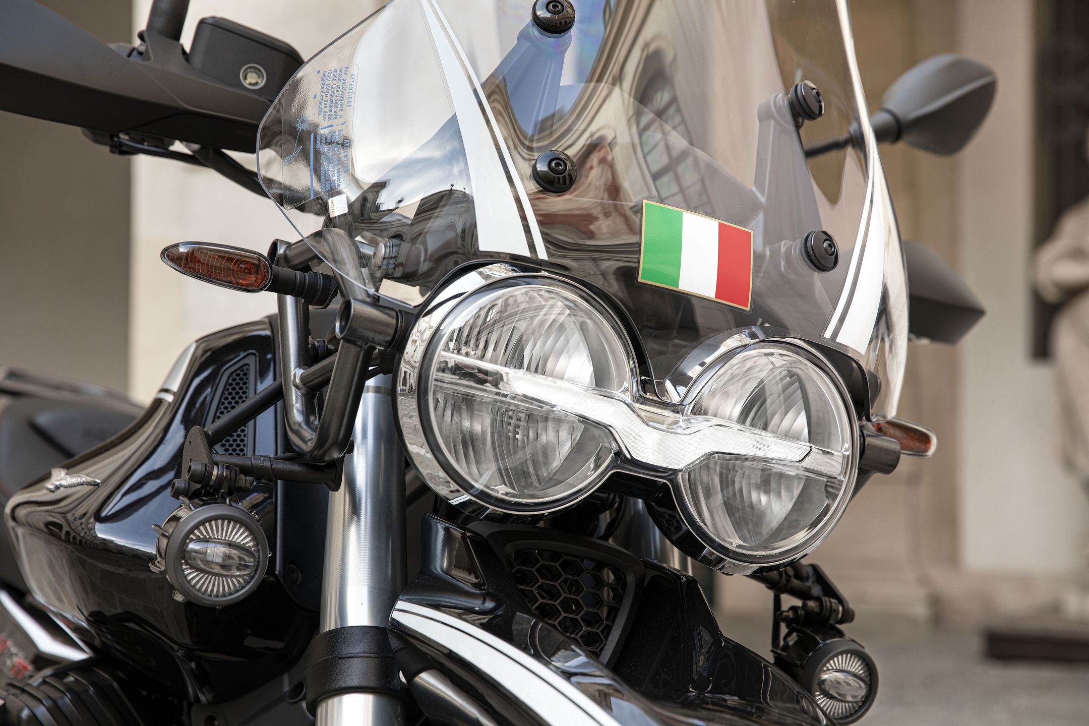 Moto Guzzi V85 TT Guardia d’Onore
