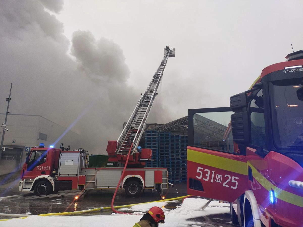 Pożar zakładu produkcyjnego w Nowym Dworze Mazowieckim