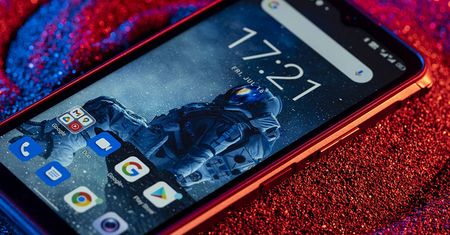 Wzmacniany, z 5G i termometrem, ale tani i do tego w promocji na start