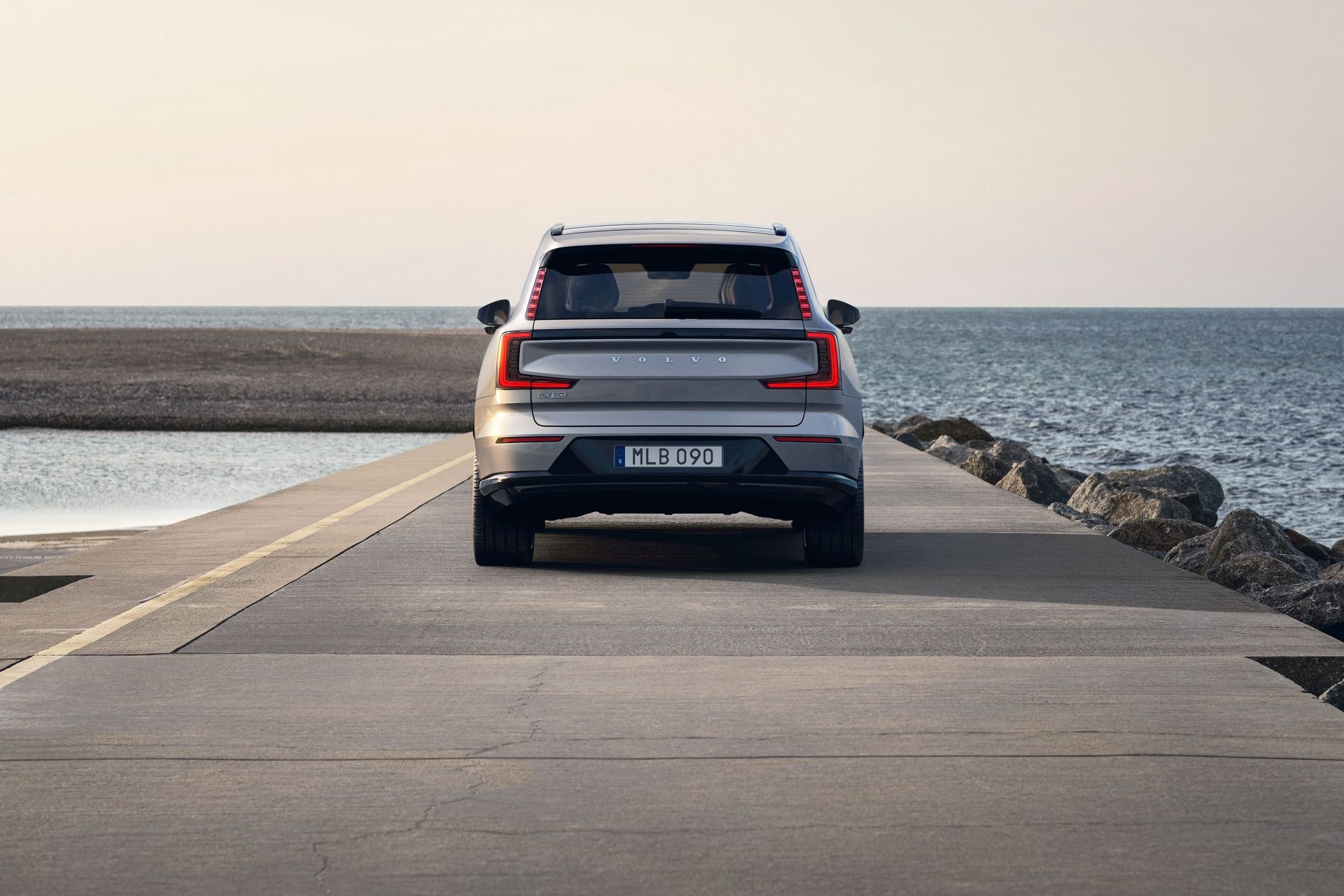 Volvo EX90
