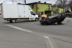 Śląskie. Dachowanie w Lyskach. Kierująca citroenem miała dużo szczęścia