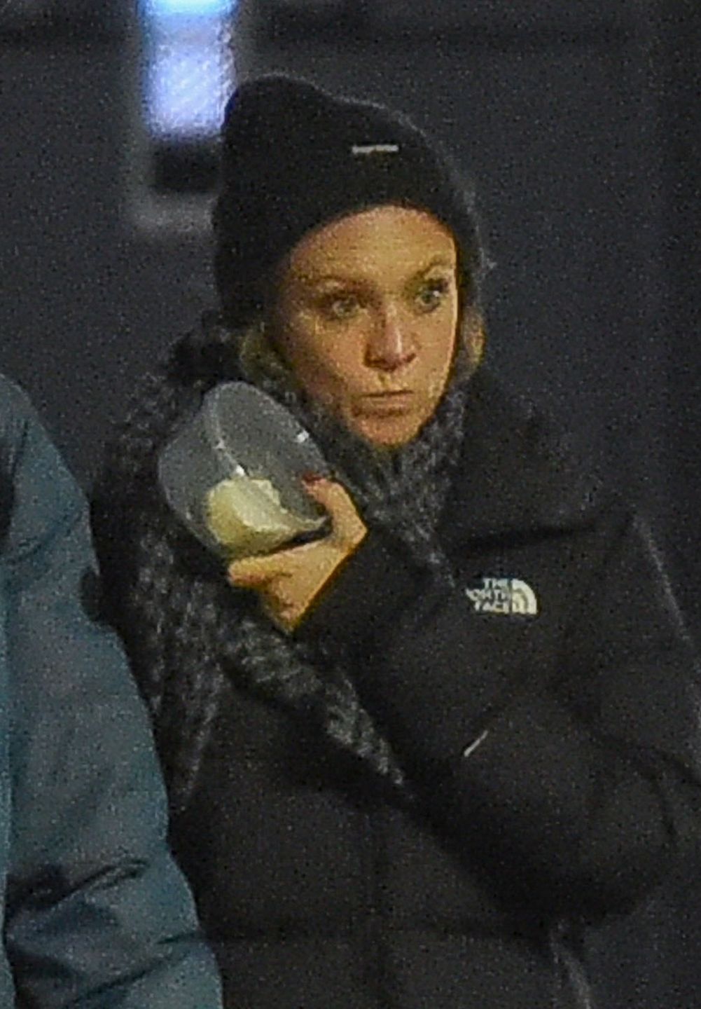 Mateusz Banasiuk i Magdalena Boczarska na wieczornym spacerze