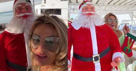 Dagmara Kaźmierska z plastikowym Mikołajem u boku pozdrawia z prywatnego jachtu: "Zapraszam na WSPÓLNY REJS"