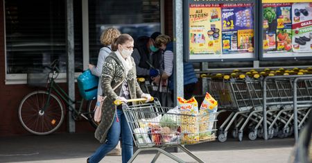 Prawie co trzeci Polak bardziej kontroluje swoje wydatki. Powód? Koronawirus