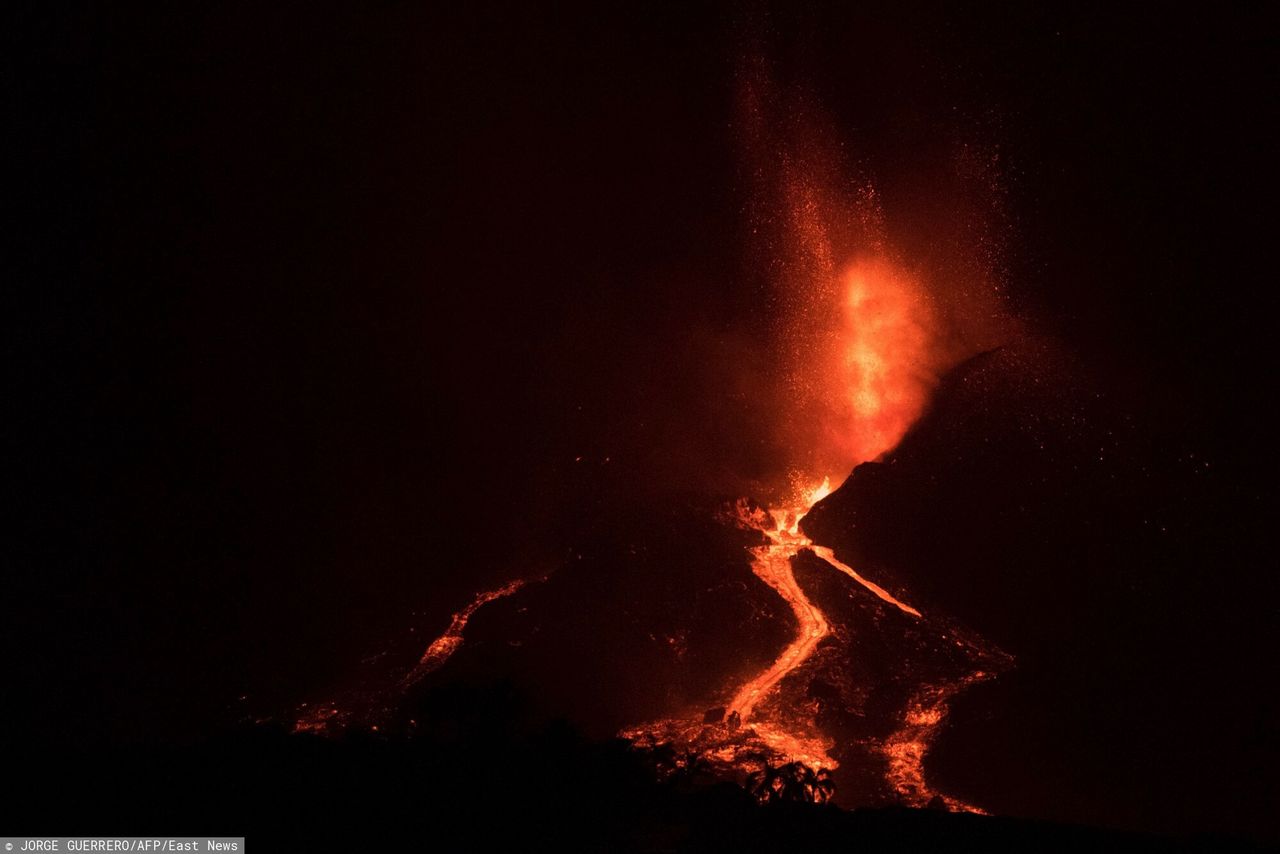 Hiszpania. Cumbre Vieja wciąż szaleje, oglądaj erupcję wulkanu na żywo