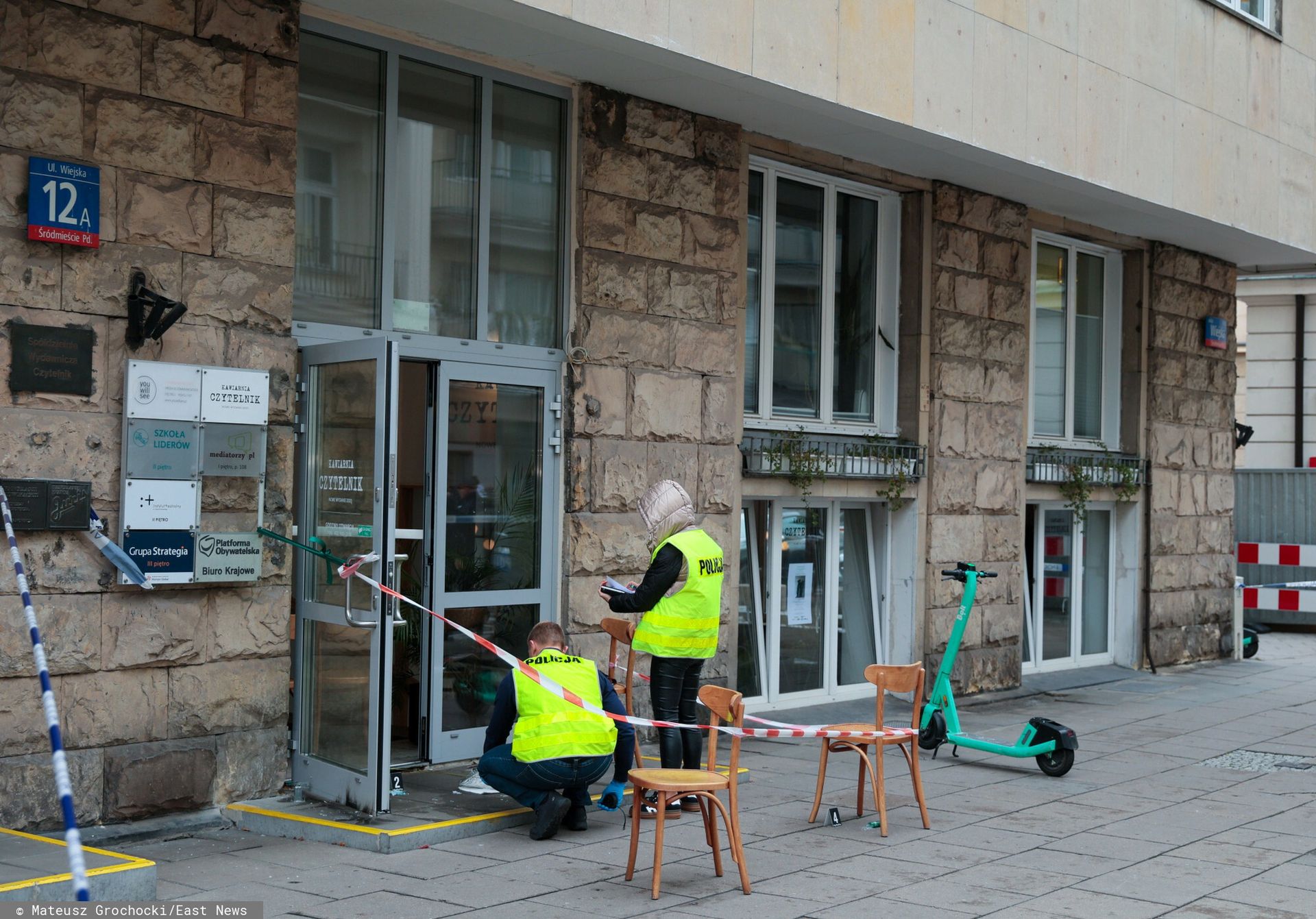 wiadomości,aktualności,WP Wiadomości Incydent przed biurem PO. 44-latek z zarzutami