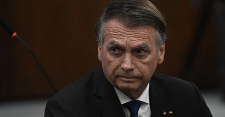 Bolsonaro opuścił szpital. Został przywieziony z powrotem do więzienia