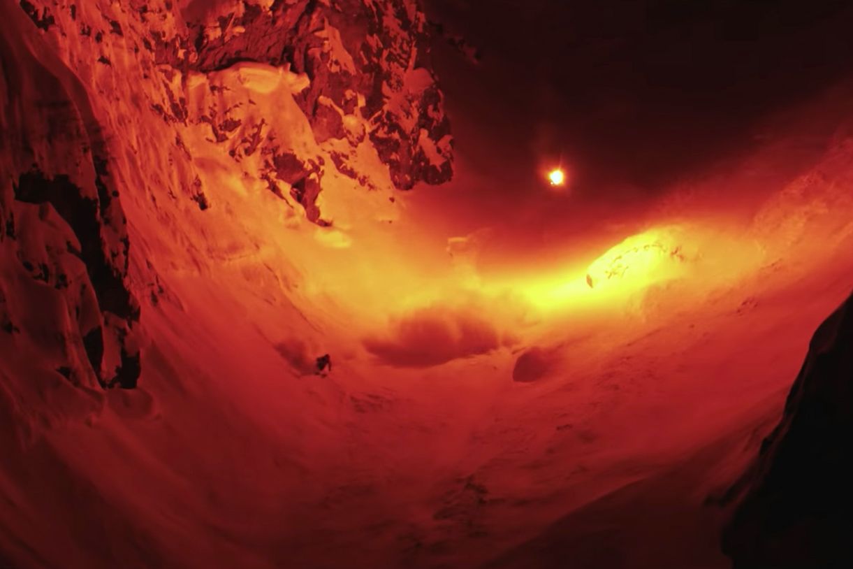 Dron, flara i ciemna noc - przepis na oryginalny film narciarski
