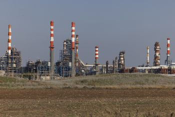 Największa rafineria w kraju wyłączona. Izrael mówi, co teraz