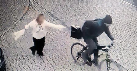 Wyrywał kobietom torebki we Wrocławiu. Złodziej rowerzysta w końcu się doigrał