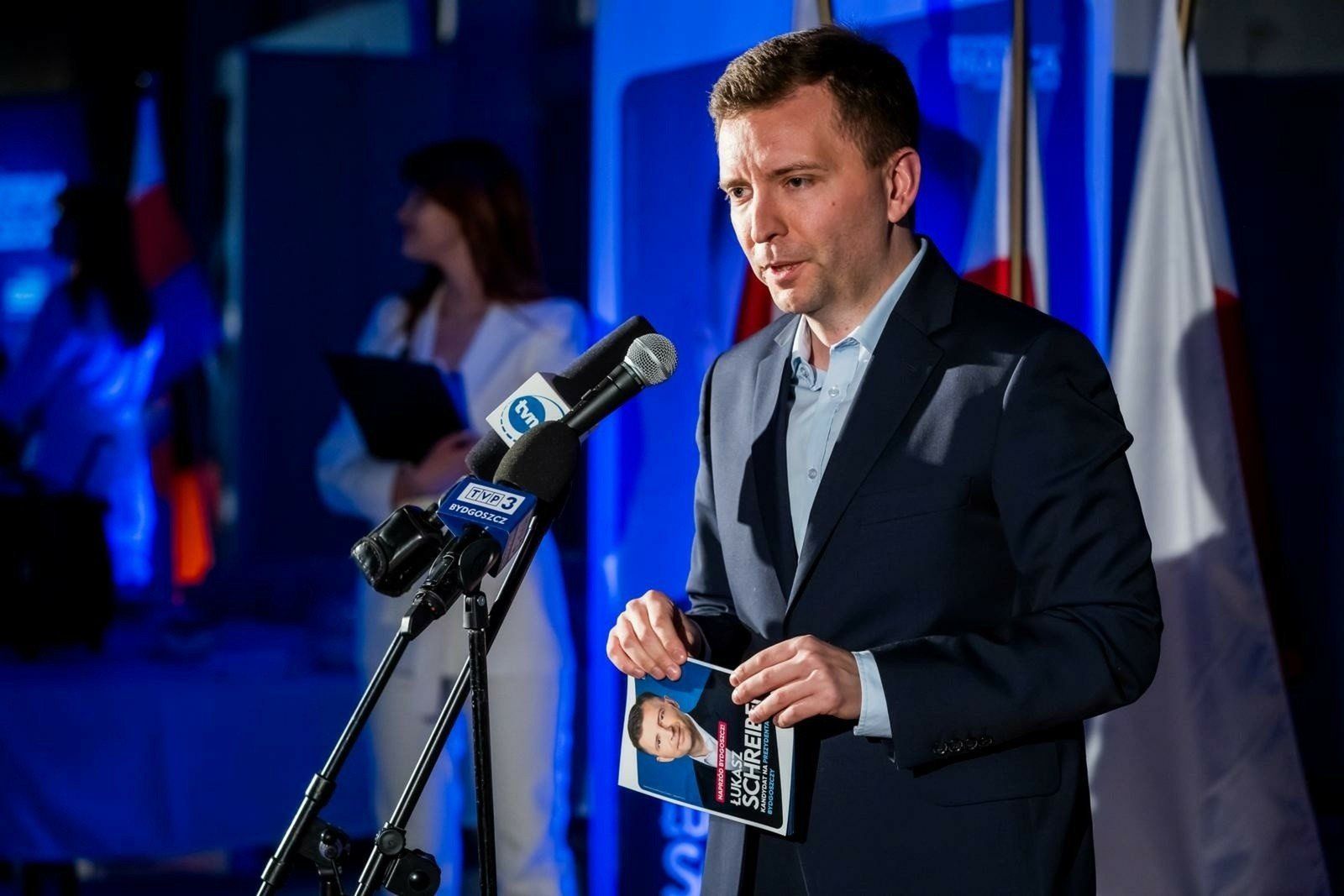 Łukasz Schreiber znów szczęśliwy w miłości. Polityk z Bydgoszczy oświadczył się nowej partnerce 