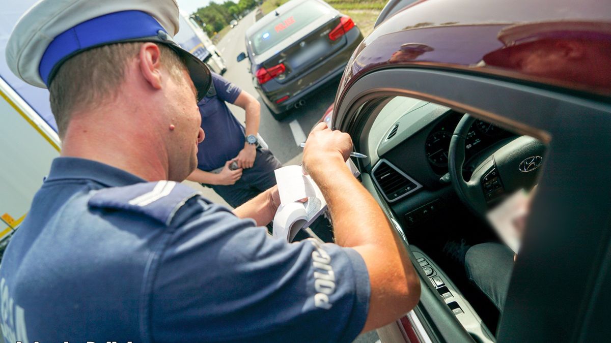 Kontrola drogowa, mandat, policja