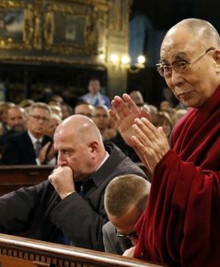 "Żył życiem prostym, ale pełnym znaczenia". Dalajlama żegna Franciszka