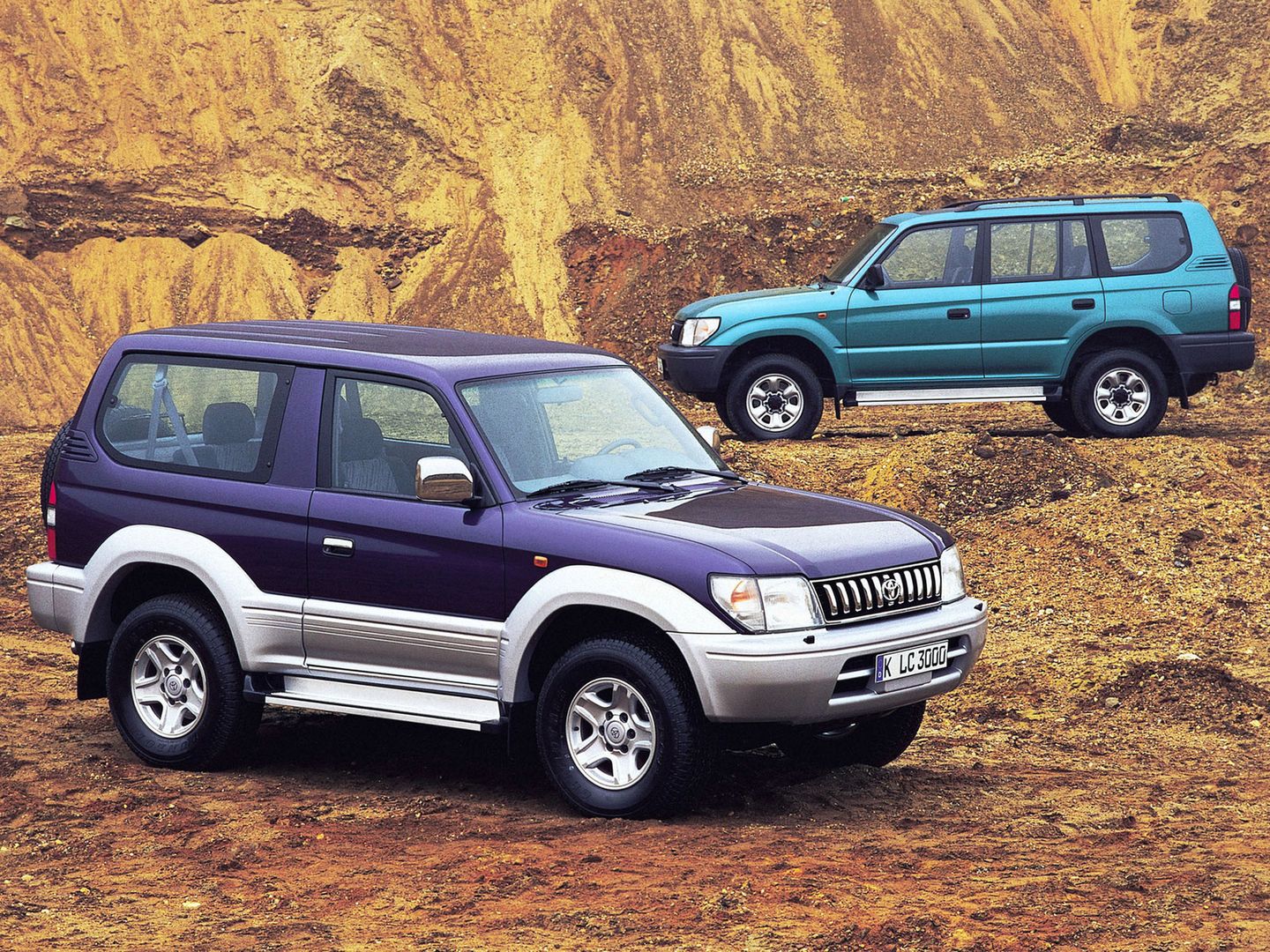 Mimo swojej "lekkiej" konstrukcji Toyota Land Cruiser J9 to wciąż prawdziwy, terenowy twardziel.