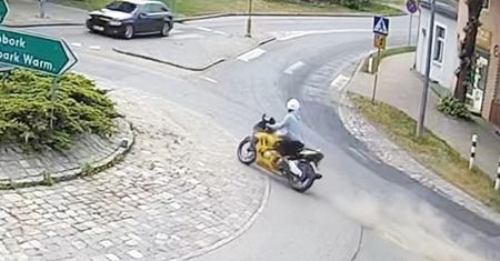 Rajd motocyklisty przez Pasłęk. Zapłaci 35 tys. zł mandatu
