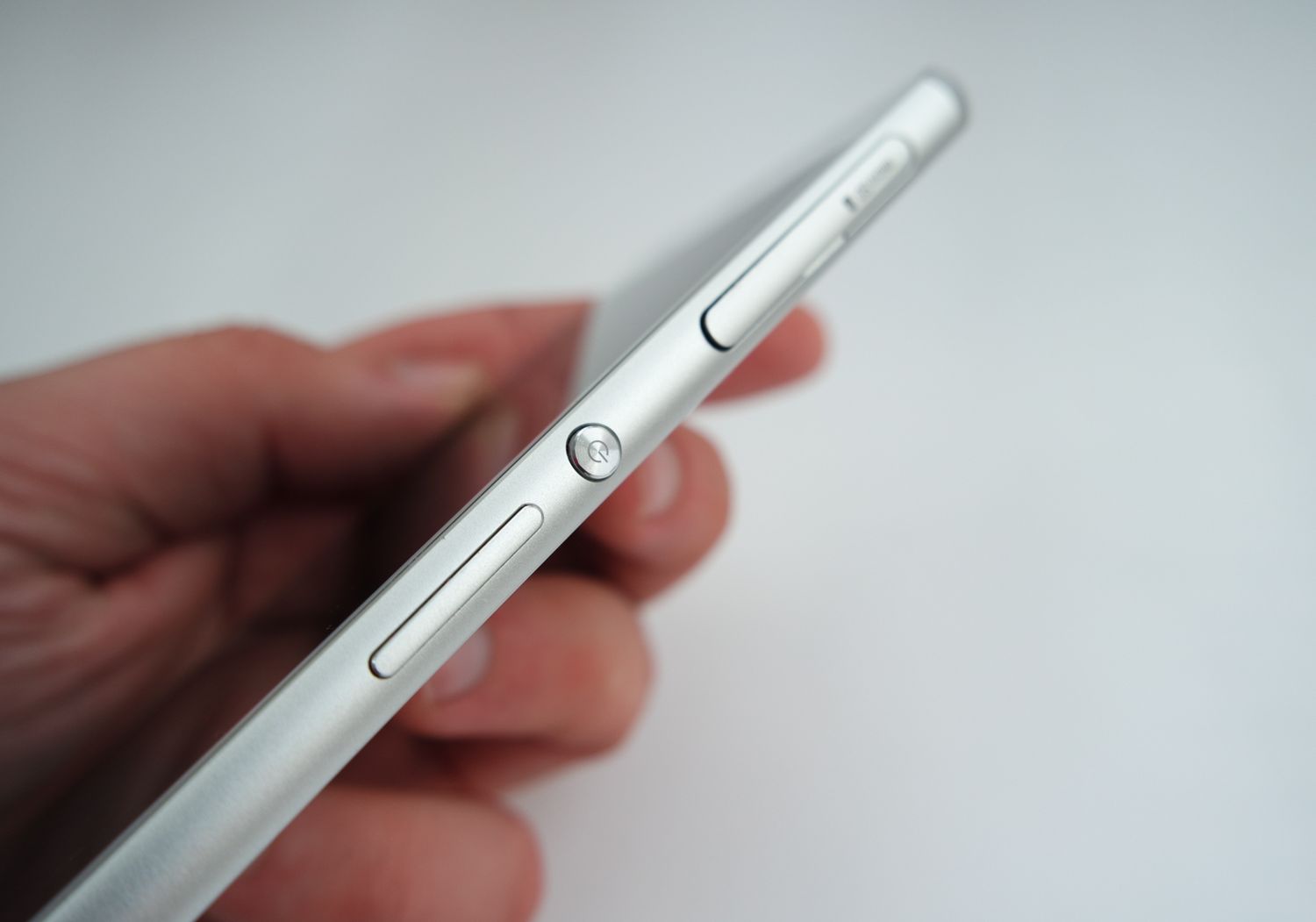 Xperia Z3: jakość wykonania i ergonomia 3