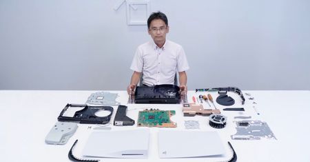 PlayStation 5 od środka. Sony pokazuje "rozbebeszony" sprzęt