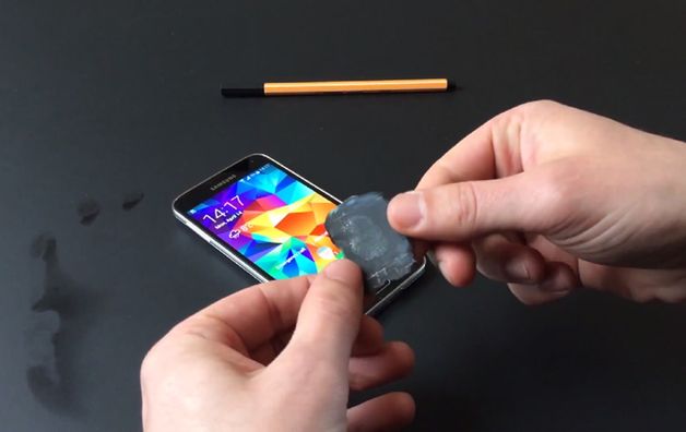 Dostępność OnePlus One'a, Humble Mobile Bundle 5 i zhakowany czytnik biometryczny Galaxy S5