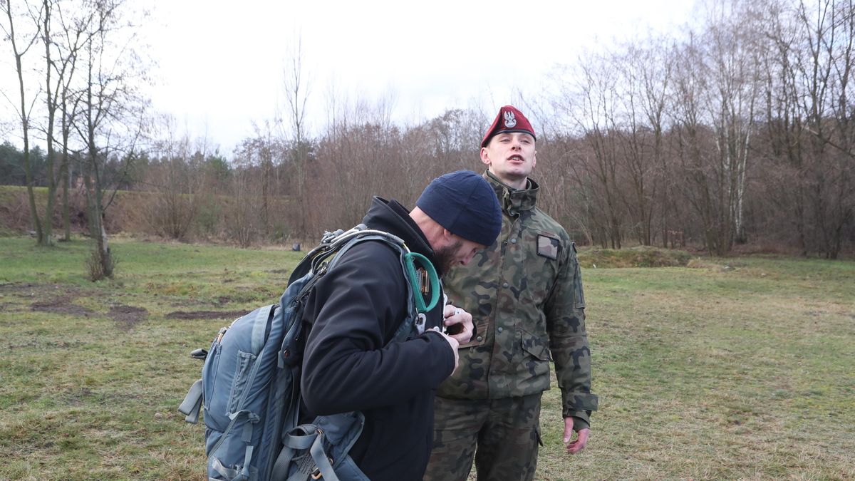 uczestnicy szkolenia
Marian Zubrzycki
25 BKPow, bezp�atne, bro�, brygada, cywile, druga, edycja, jednodniowe, kawaleria, MON, obrona, polskie, powietrzna, sprz�t wojskowy, szkolenia wojskowe dla ka�dego, szkolenie, szkolenie cywil�w, trenuj, uzbrojenie, wojsko, z wojskiem