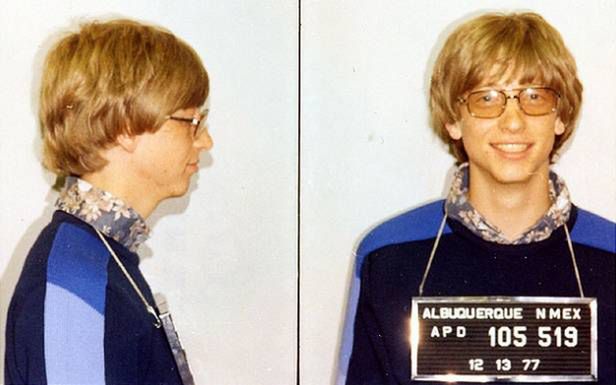 Policyjne zdjęcia Billa Gatesa (Fot. Wikimedia Commons)