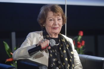 Iga Cembrzyńska w dowodzie miała zupełnie INNE IMIĘ. Jak naprawdę nazywała się aktorka?