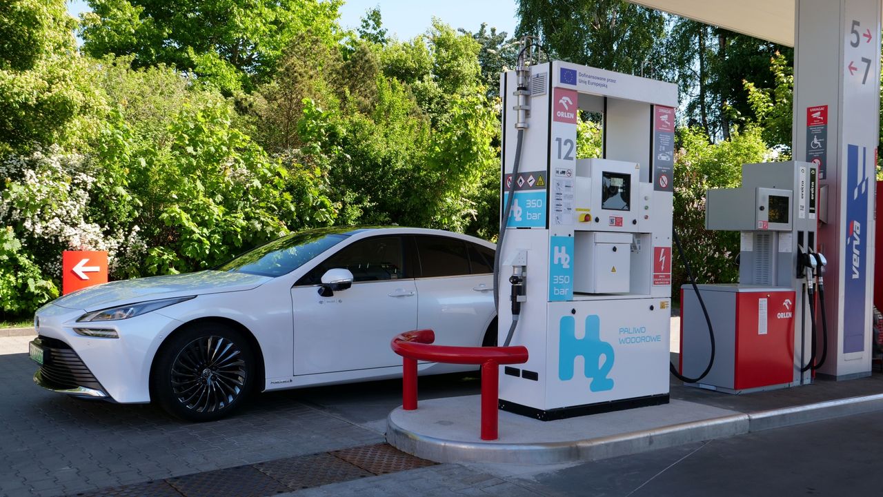 Kolejny krok w stronę niskoemisyjnego transportu. ORLEN otworzył stację wodorową