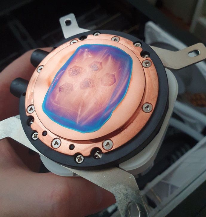 Może uszkodzić sprzęt. Ekspert ostrzega przed popularną pastą termoprzewodzącą