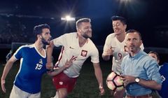 Tomasz Rożek z piłkarzami reprezentacji Polski i Kajetanem Kajetanowiczem w nowej kampanii Lotosu (wideo)