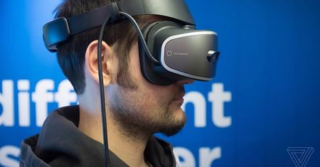 Lenovo pokazuje gogle VR (zgodne z Windows Holographic)