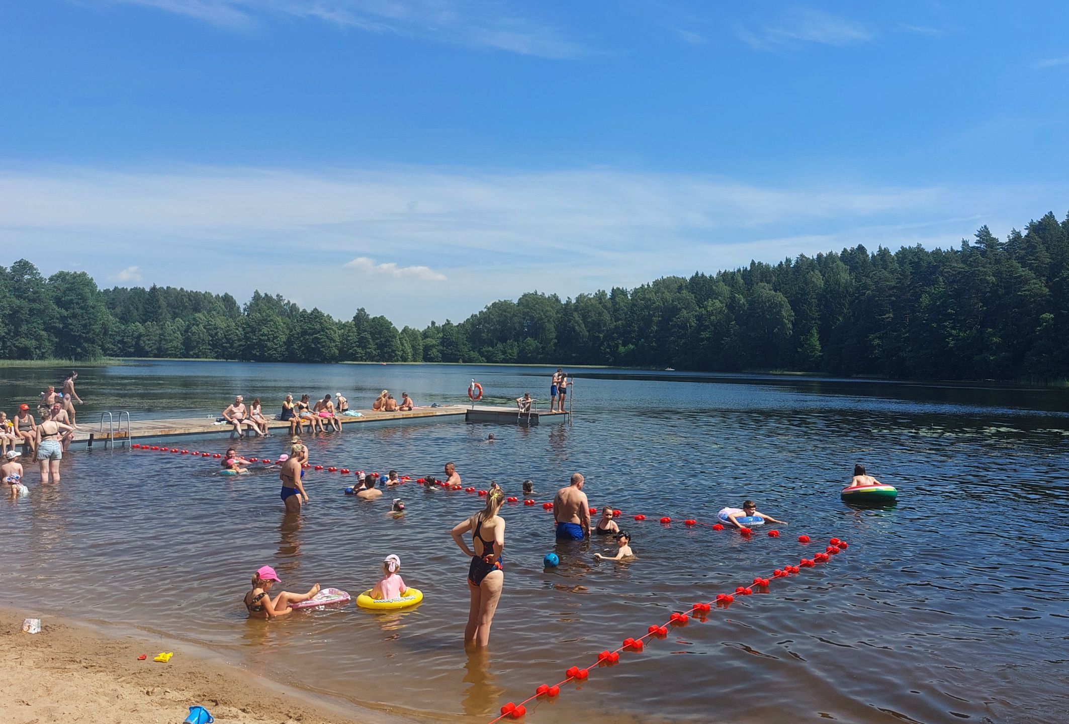 Jezioro Czarne w Smolnikach to prawdziwa perełka