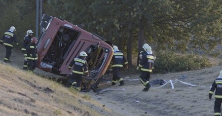 Tragedia na węgierskiej autostradzie. Polski autobus wpadł do rowu. 12 osób nie żyje