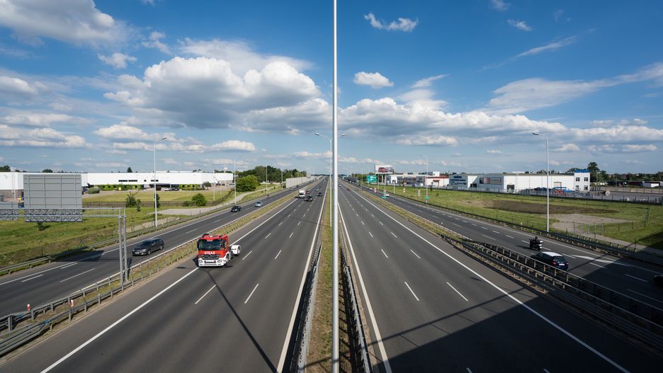 Obecnie łączna długość dróg szybkiego ruchu w Polsce to ponad 4 tys. 200 km,