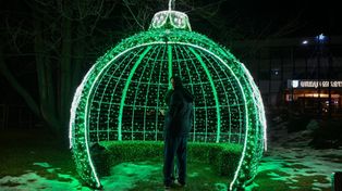 Zakopane rozbłysło na święta. Krupówki w świątecznej szacie, a na Gubałówce park iluminacji