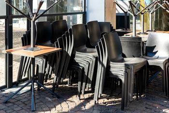 Upada sieć restauracji w USA. Zamknęli już 8 lokali. Co dalej?