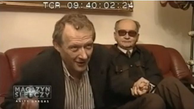 Adam Michnik w domu generała Jaruzeslkiego. Kadr z programu "Magazyn śledczy Anity Gargas" 