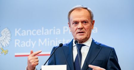 Donald Tusk mówił o "wyprowadzeniu Glapińskiego". Sąd rozpatrzy zażalenie prezesa NBP