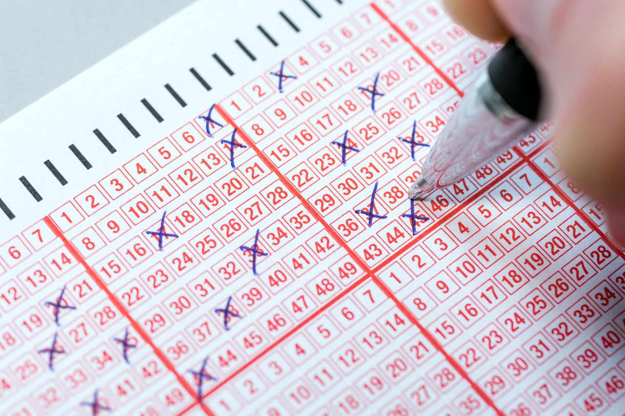 Wygrali w Lotto dzięki AI. Sztuczna inteligencja podała im liczby