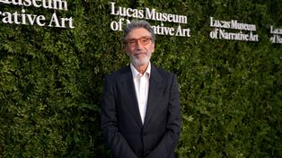 Kontrakt na miliard lat, scjentologia i awantury na planach. Chuck Lorre przerywa milczenie